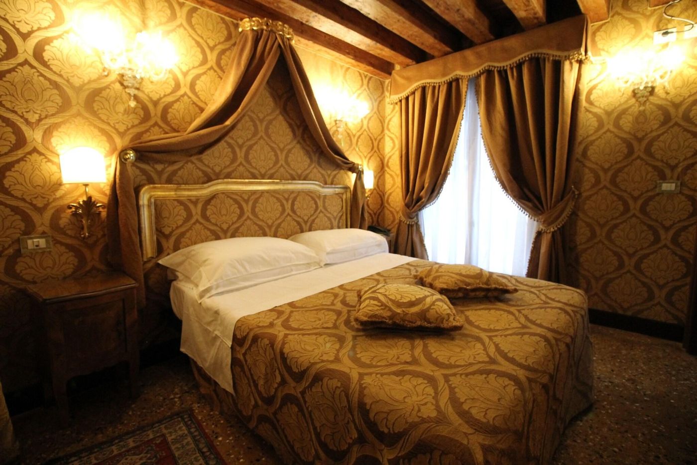 Palazzo-Abadessa-Room-20