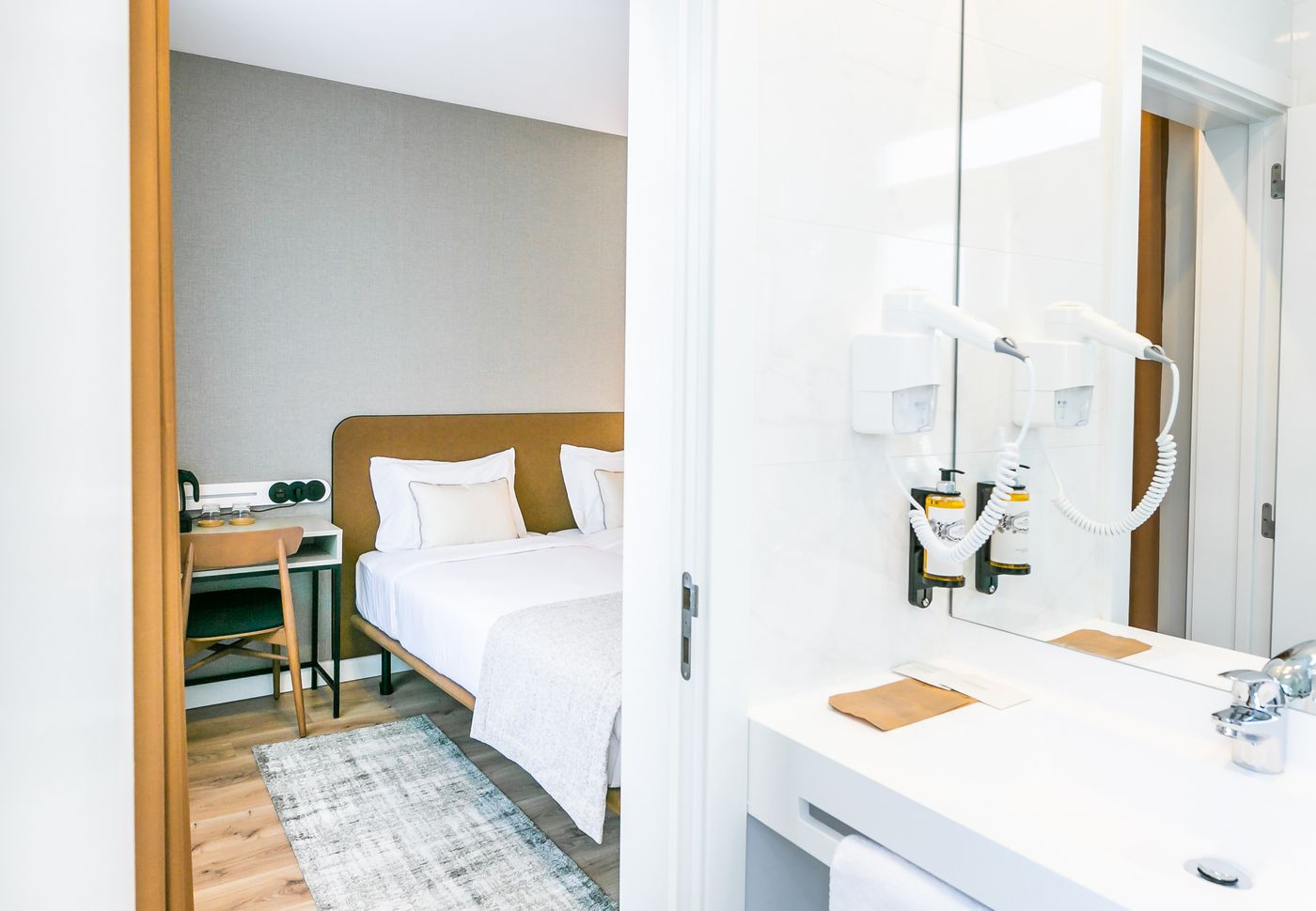 Lx-SoHo-Boutique-Hotel-by-RIDAN-Hotels-Room-15