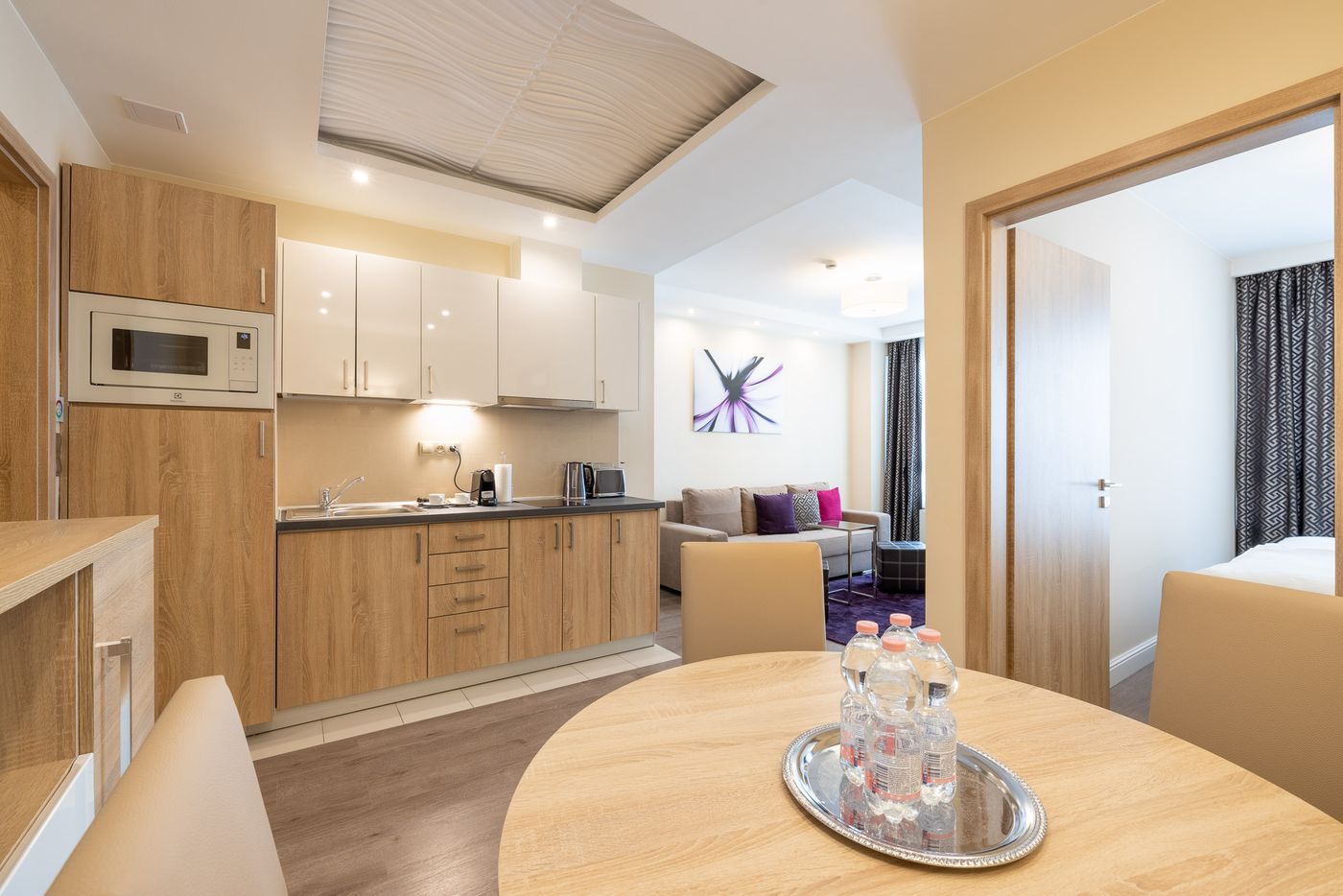 Silver-Crown-Hotel---Residence--Palace-Quarter-Room-10