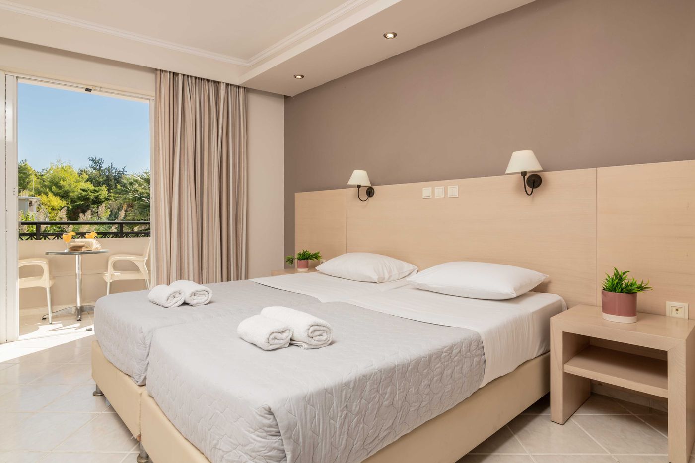 Karras-Hotel-Room-22