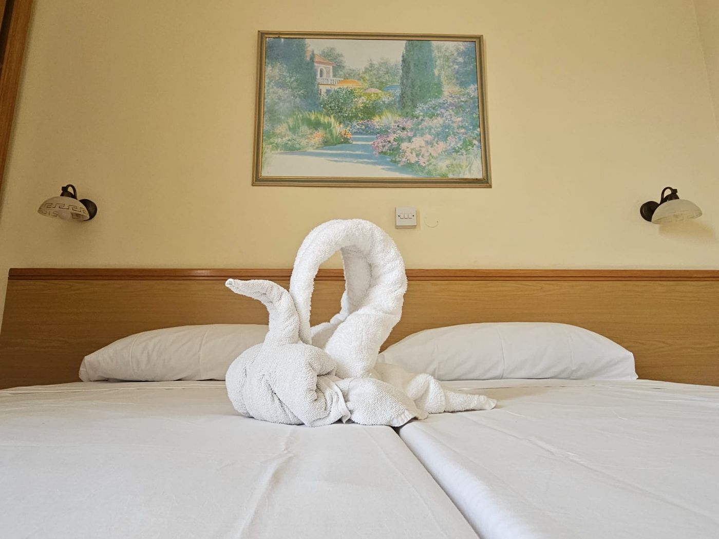 Ambassador-Hotel-Room-9