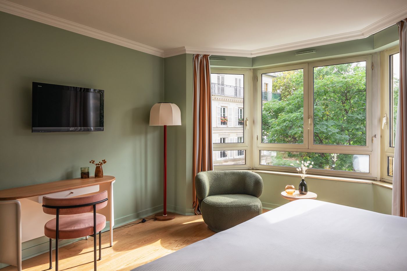 Royal-Garden-Champs-Elysees-Room-5