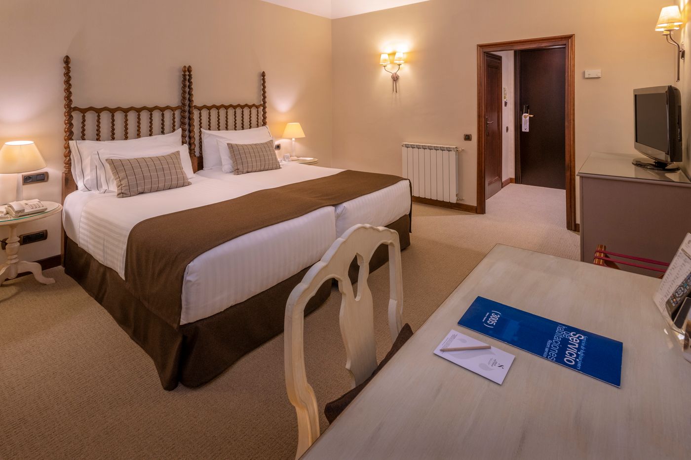 Gran-Hotel-Rey-Don-Jaime-Room-15