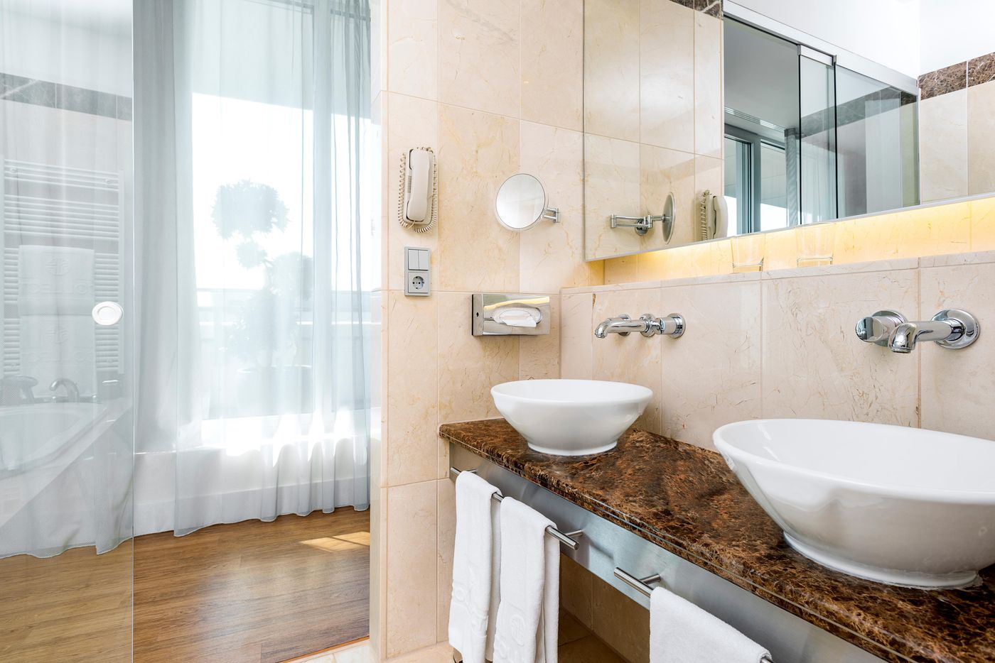 NH-Collection-Berlin-Mitte-Friedrichstrasse-Room-37