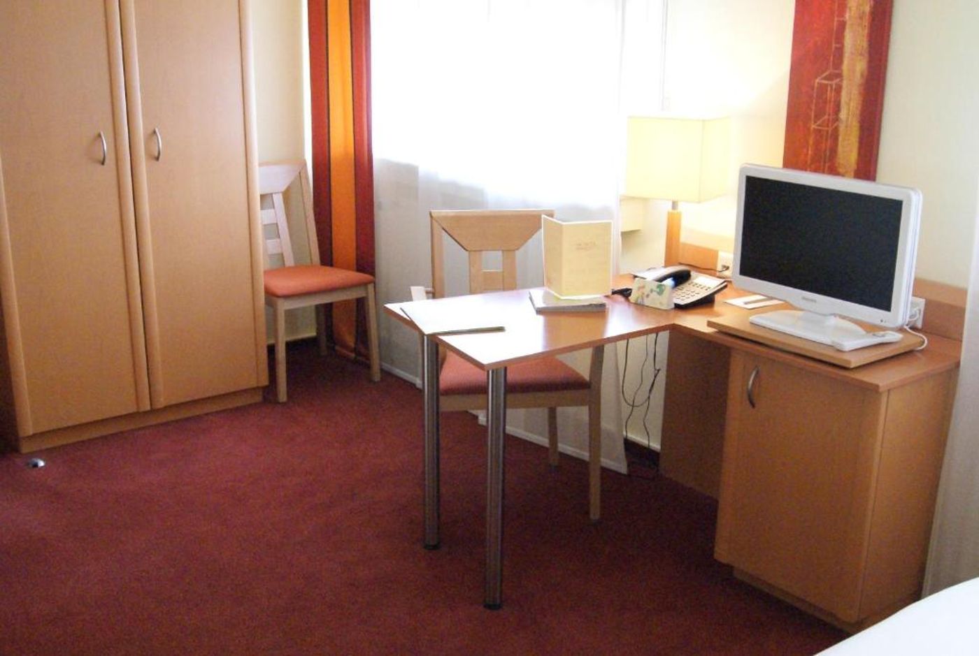 Logis-Hotel-Acacia-Room-13