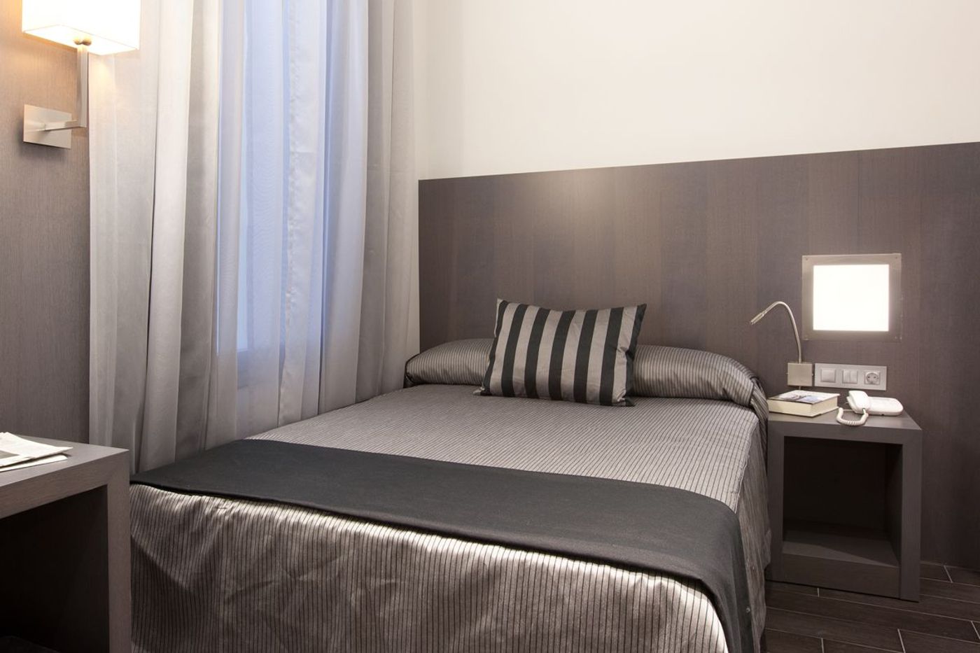 Dalia Ramblas hotel-Spain-BARCELONA-Room-4