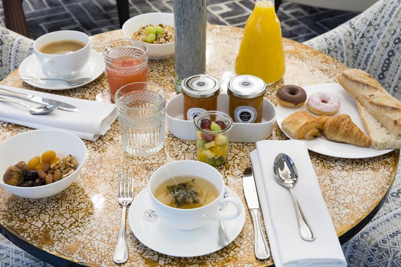 Hotel-Dress-Code-Restaurant-18