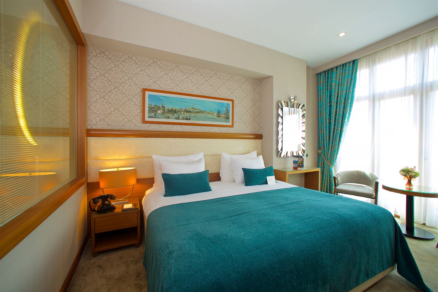 Momento-Hotel-Golden-Horn-Room-6