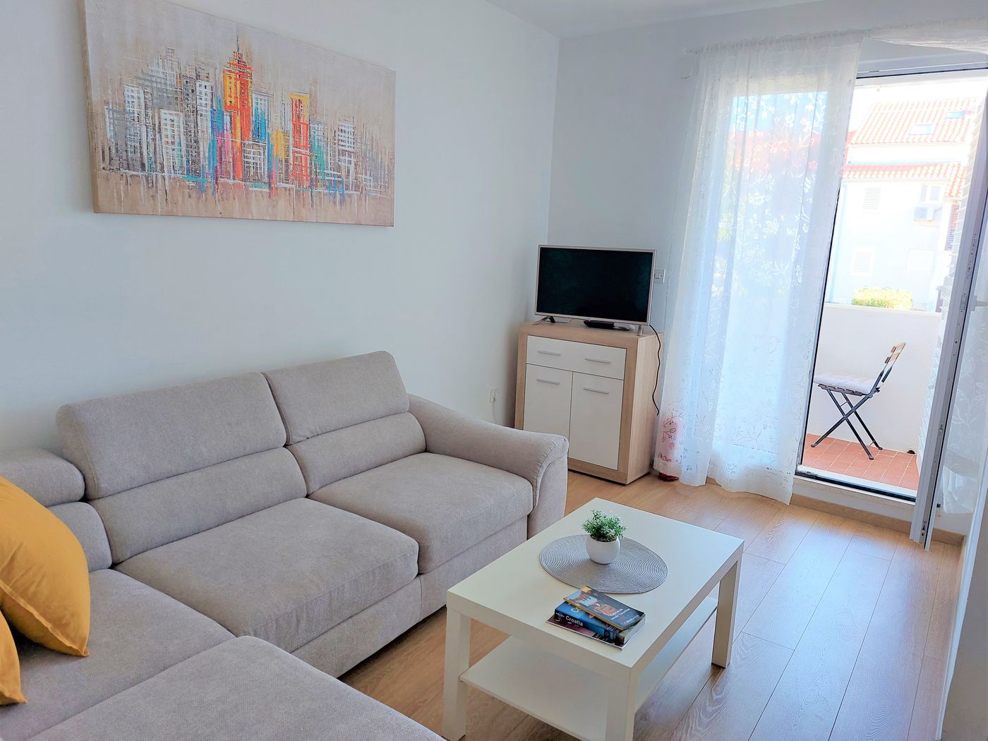 Apartment-Tina-Room-2