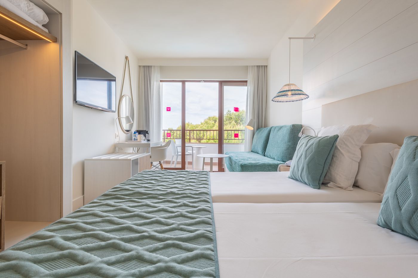 Leonardo-Royal-Hotel-Ibiza-Santa-Eulalia-Room-15