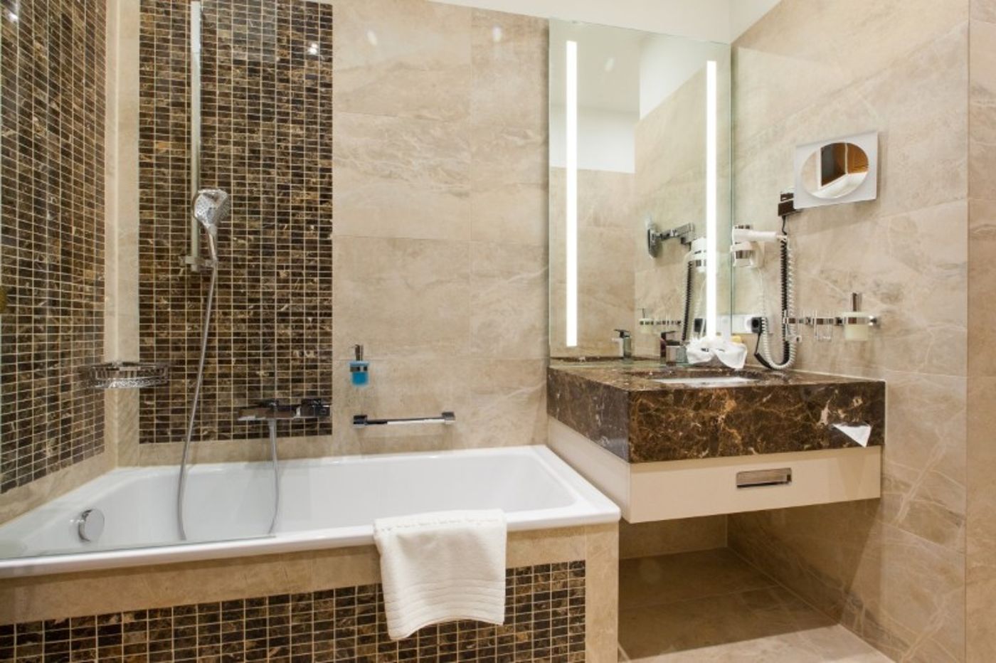 Hotel-an-der-Oper-Room-40