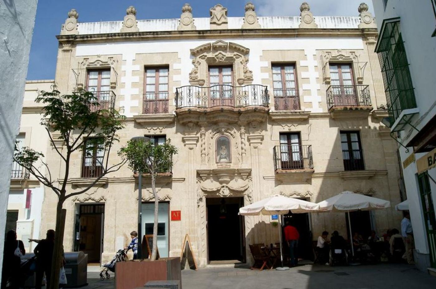 Casa Palacio De Los Leones