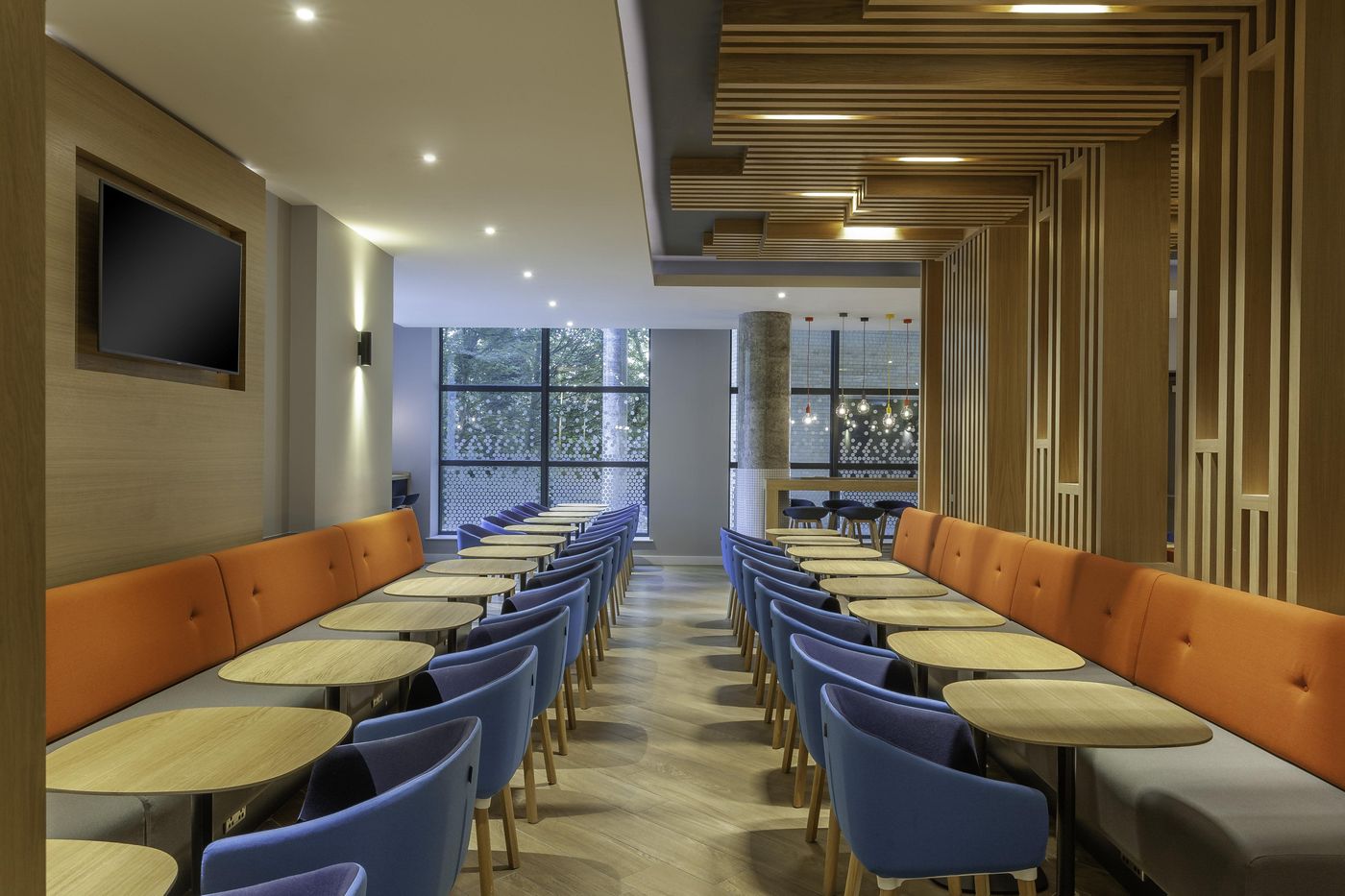 Holiday-Inn-Express-Hotel-Dublin-Airport-Restaurant-15