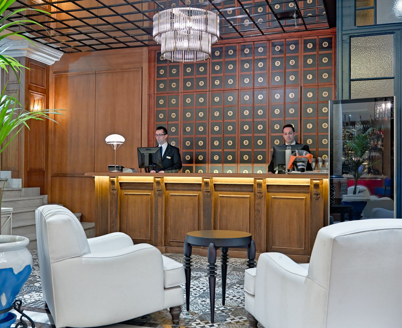 H10-Villa-de-la-Reina-Lobby-7