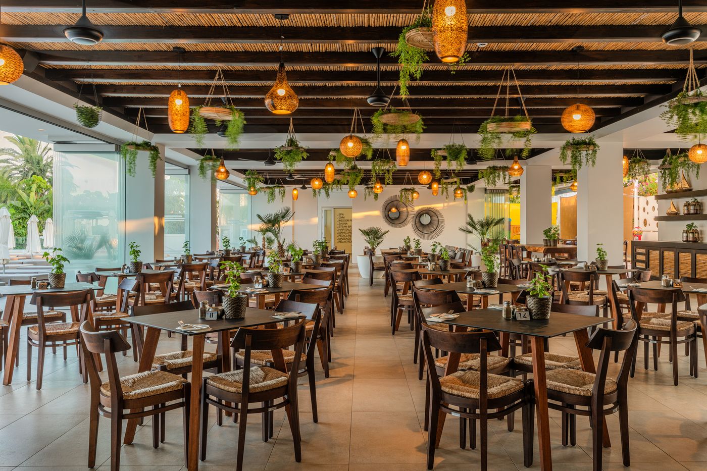 Nelia-Beach-Restaurant-42
