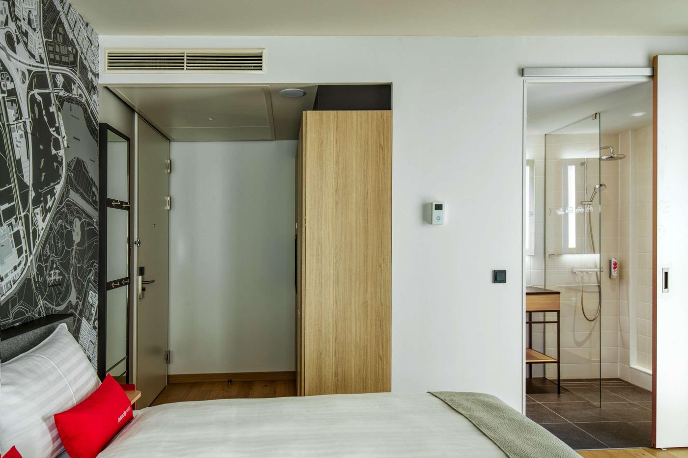 IntercityHotel-Amsterdam-Airport-Room-35