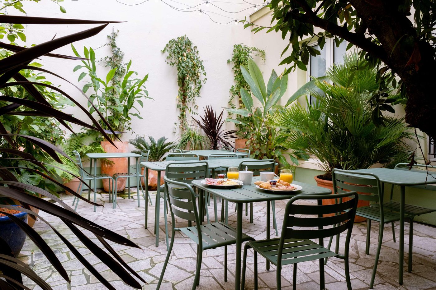 Kyriad-Par----s-10---Canal-Saint-Martin--R----publique-General-view-63