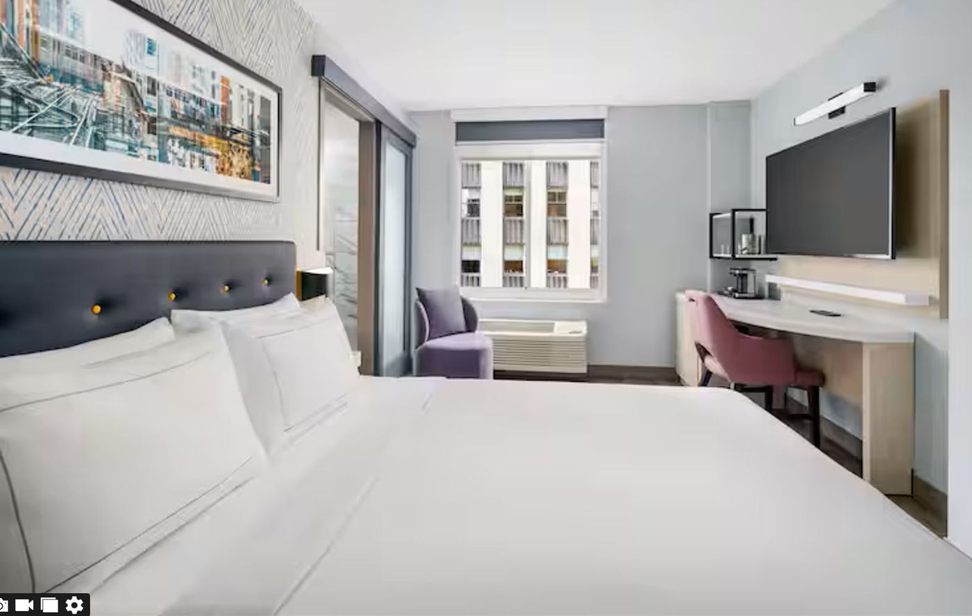 DoubleTree-by-Hilton-New-York-Midtown-Fifth-Avenue-Room-23