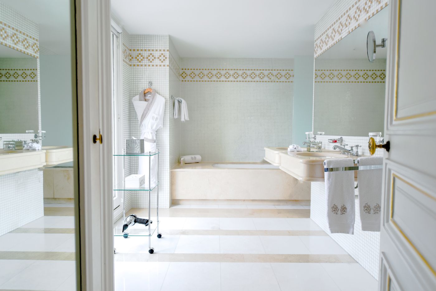 Hotel-Lancaster-Paris-Champs-Elysees-Room-18