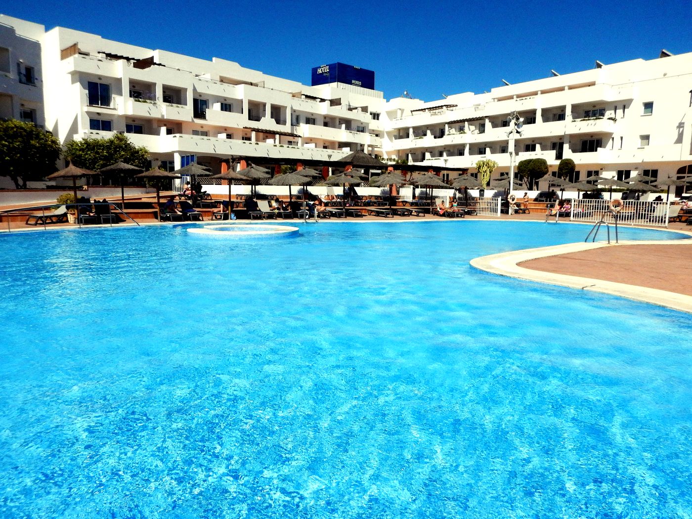 Ohtels-Cabogata-Pool-2