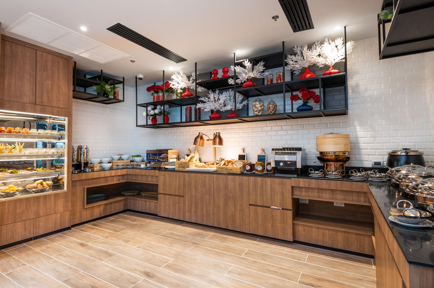 Maitria-Hotel-Rama-9-Bangkok-Restaurant-10