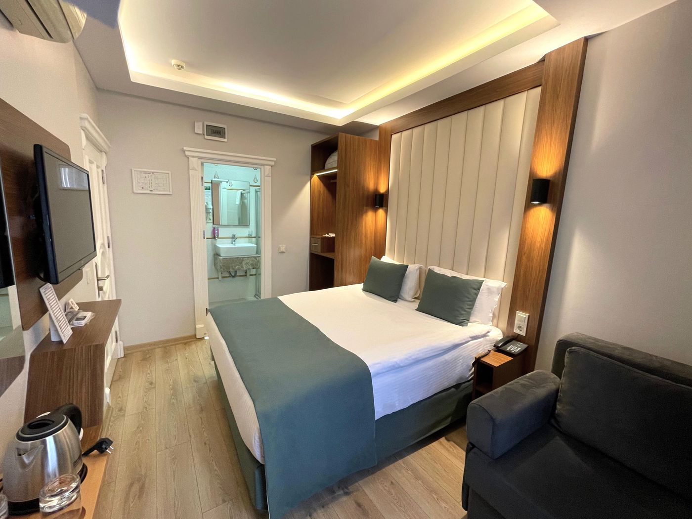 Hotel-Black-Tulip-Room-39