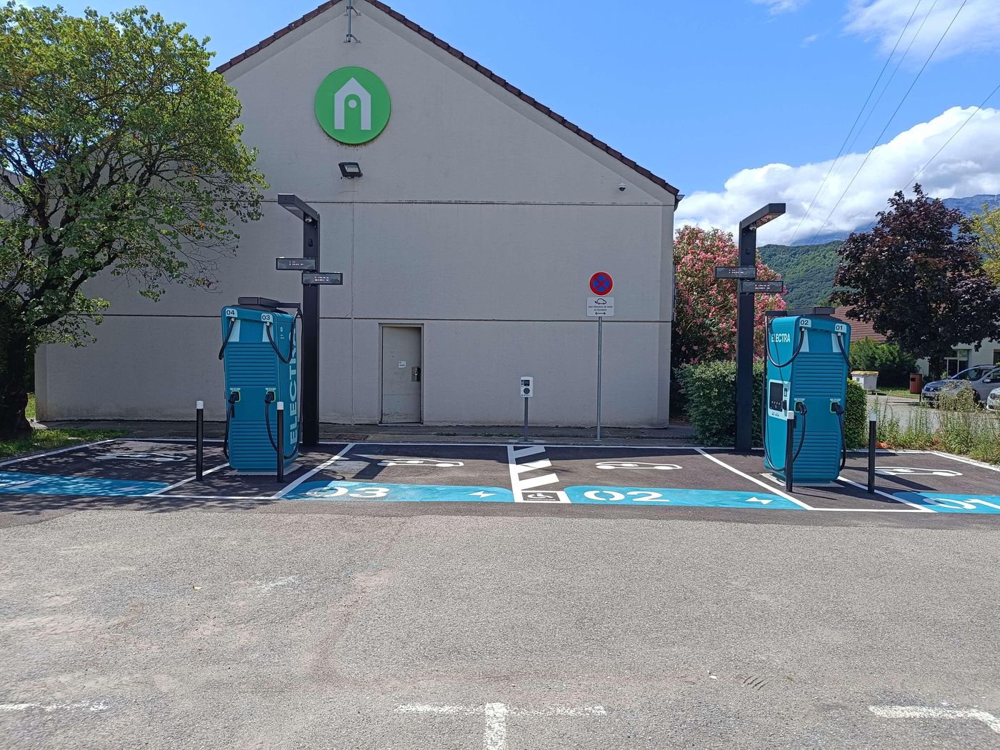 Hotel Campanile Grenoble Sud - Seyssins-France-Seyssins-General view-9