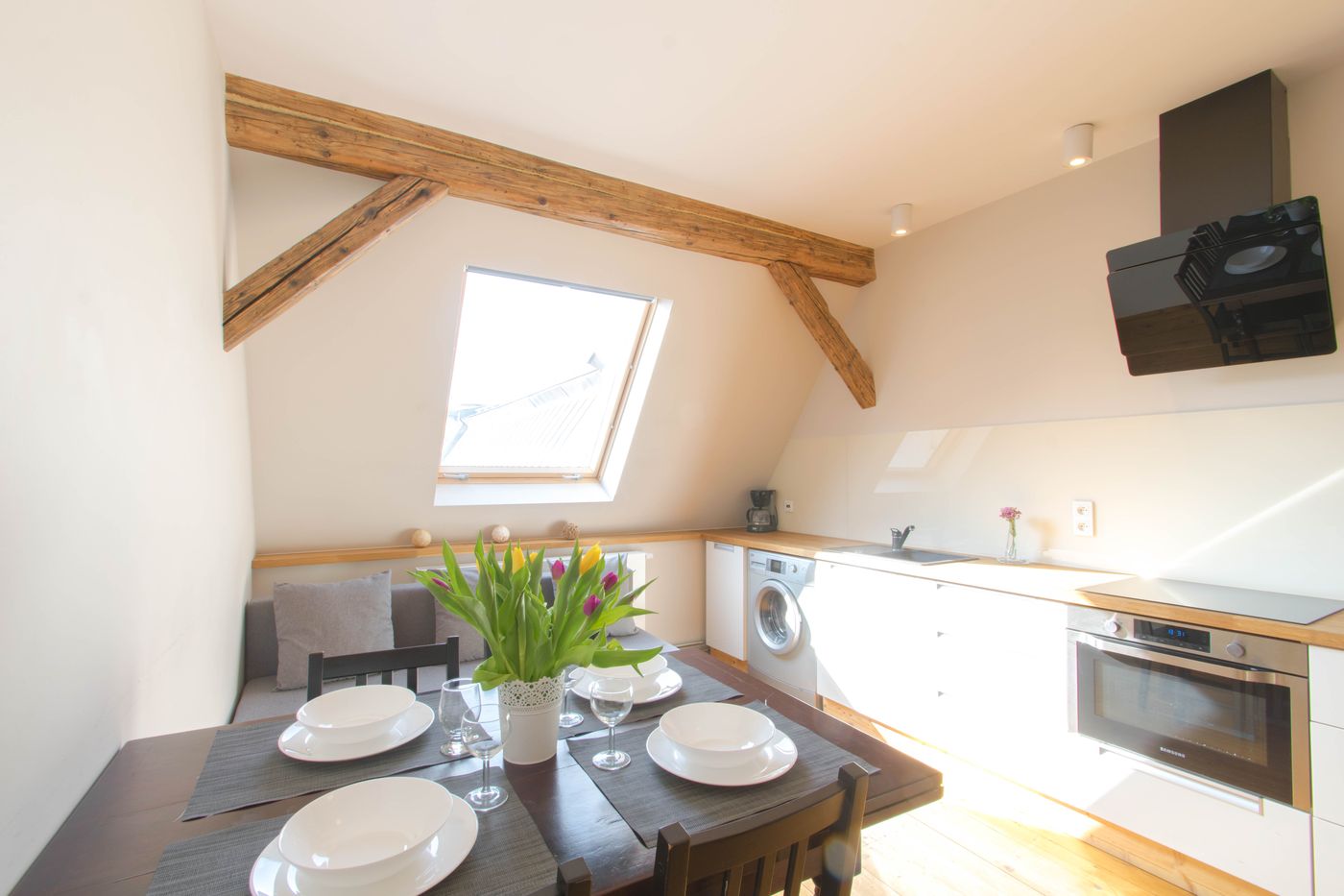 The-Spiski-Palace-Apartments-Room-54