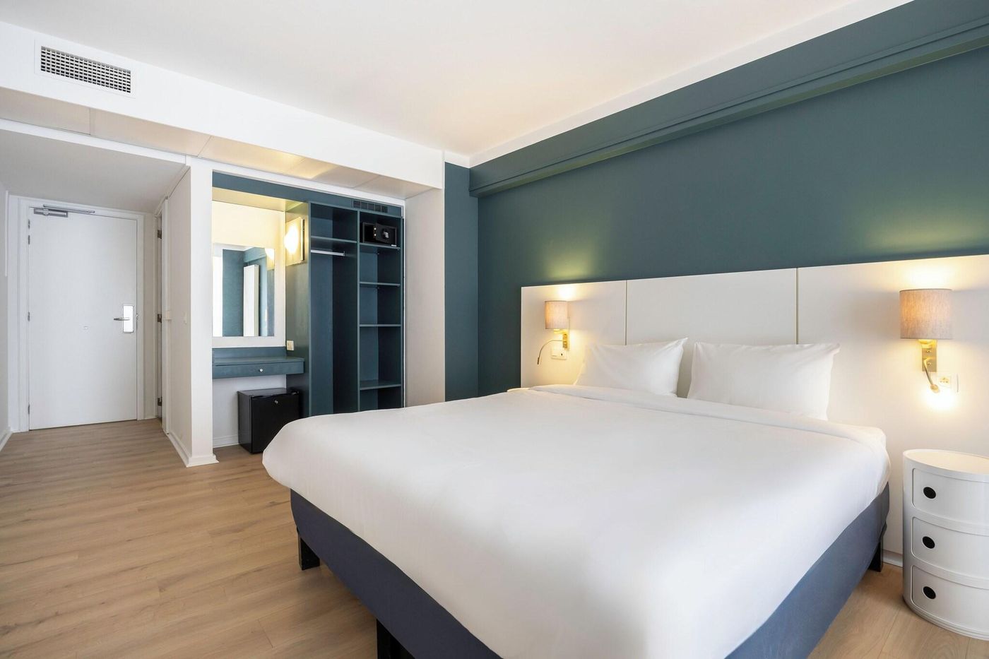 Le-Louise-Hotel-Brussels-Room-3