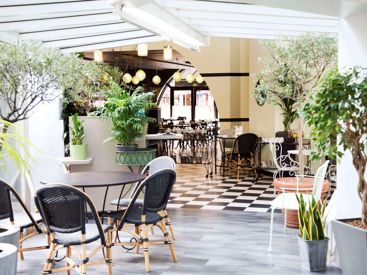 Ibis-Paris-Tour-Eiffel-Restaurant-17