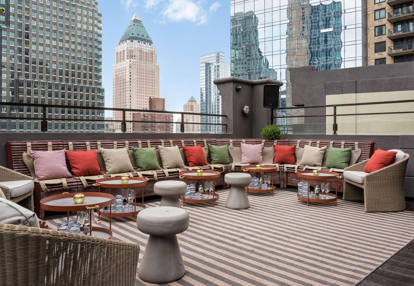 Dream-Midtown-Pool-35