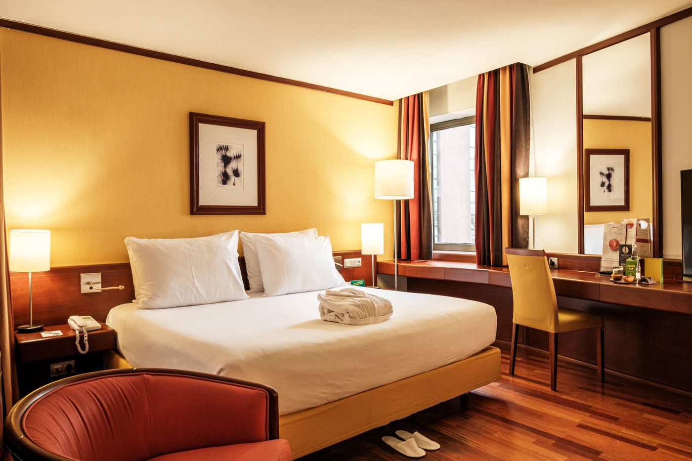 Holiday-Inn-Lisbon-Continental-Room-36