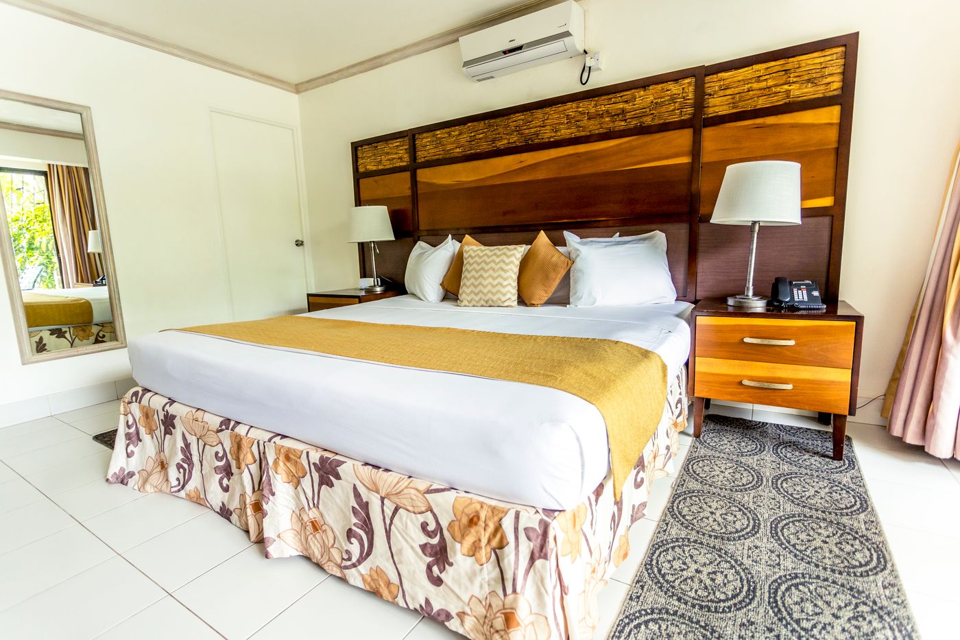 Pirate-s-Inn-Hotel-----Room-12