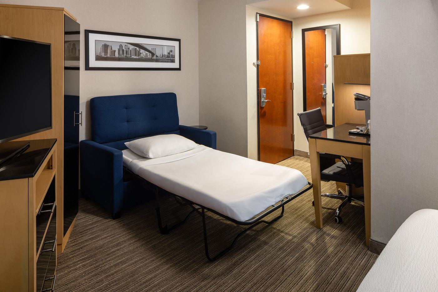 Holiday-Inn-Express-Wall-Street-Room-16