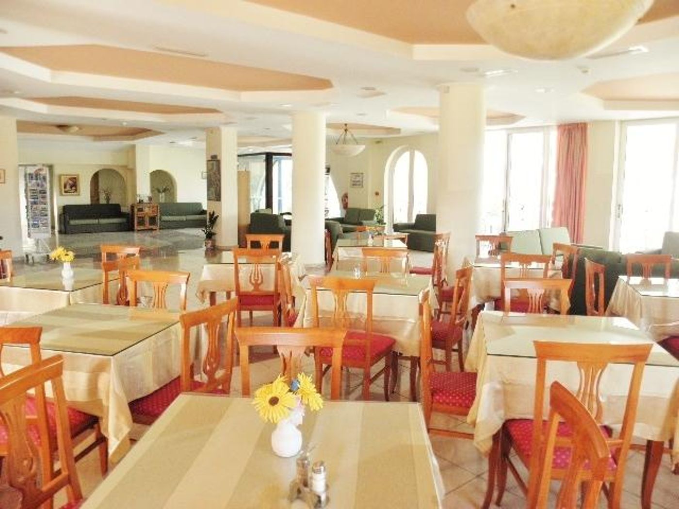 Petros Hotel