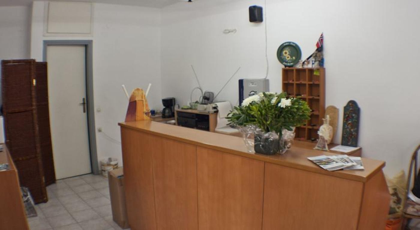 Andys Plaza Hotel Apartments