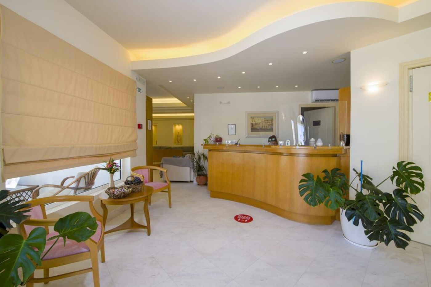 Toxo Hotel and Apartments