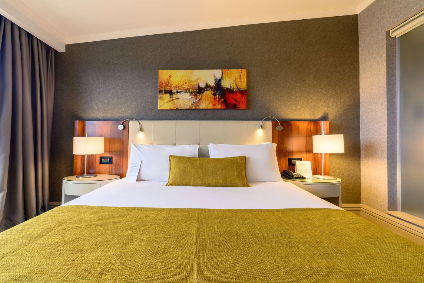 Ramada-Istanbul-Grand-Bazaar-Room-21