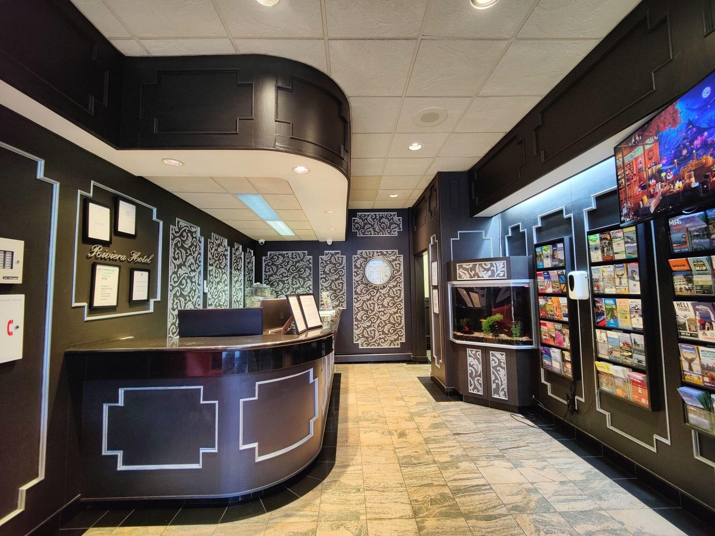 Divya-Sutra-Suites-on-Robson-Downtown-Lobby-7