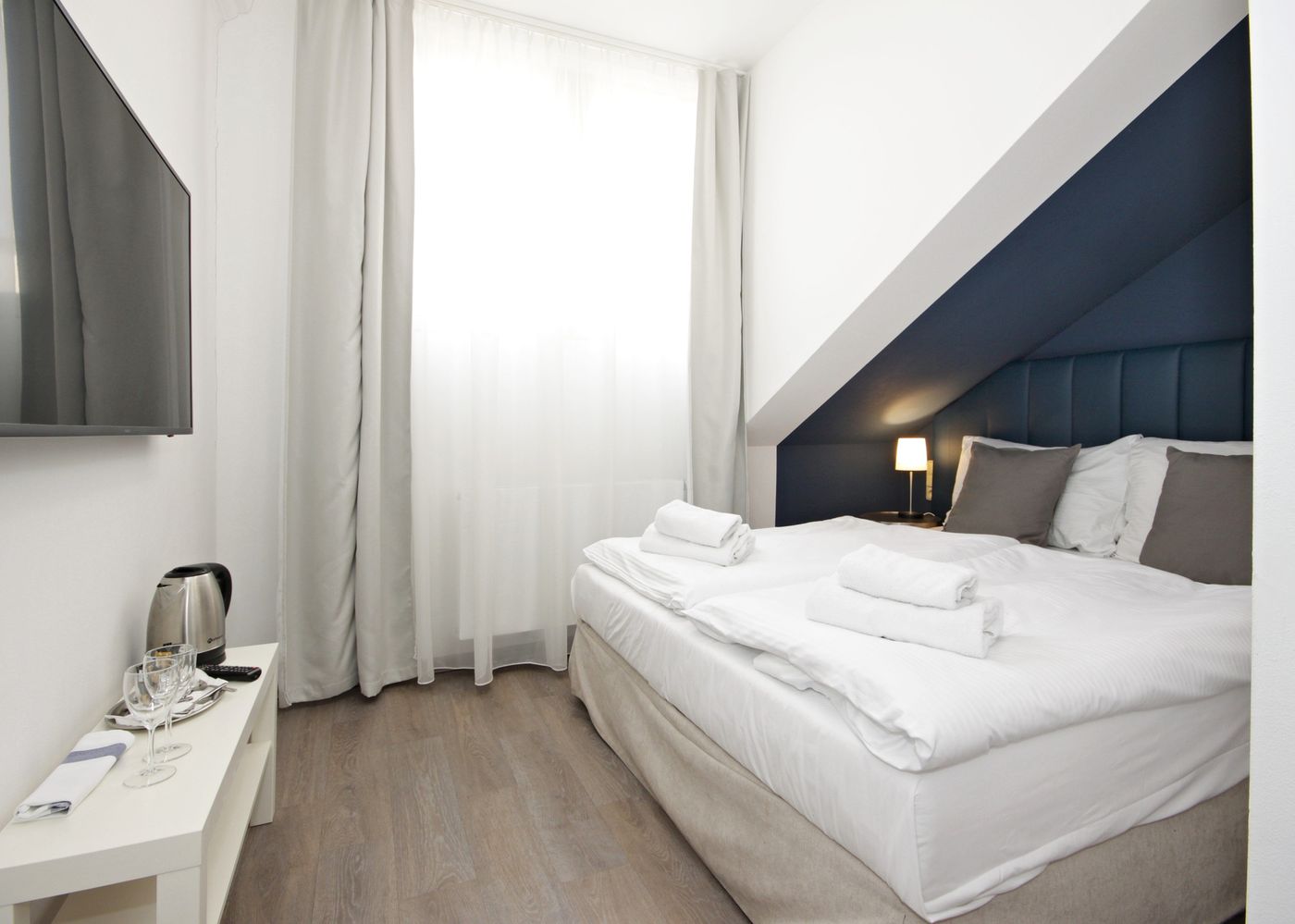 Alveo-Suites-Room-3