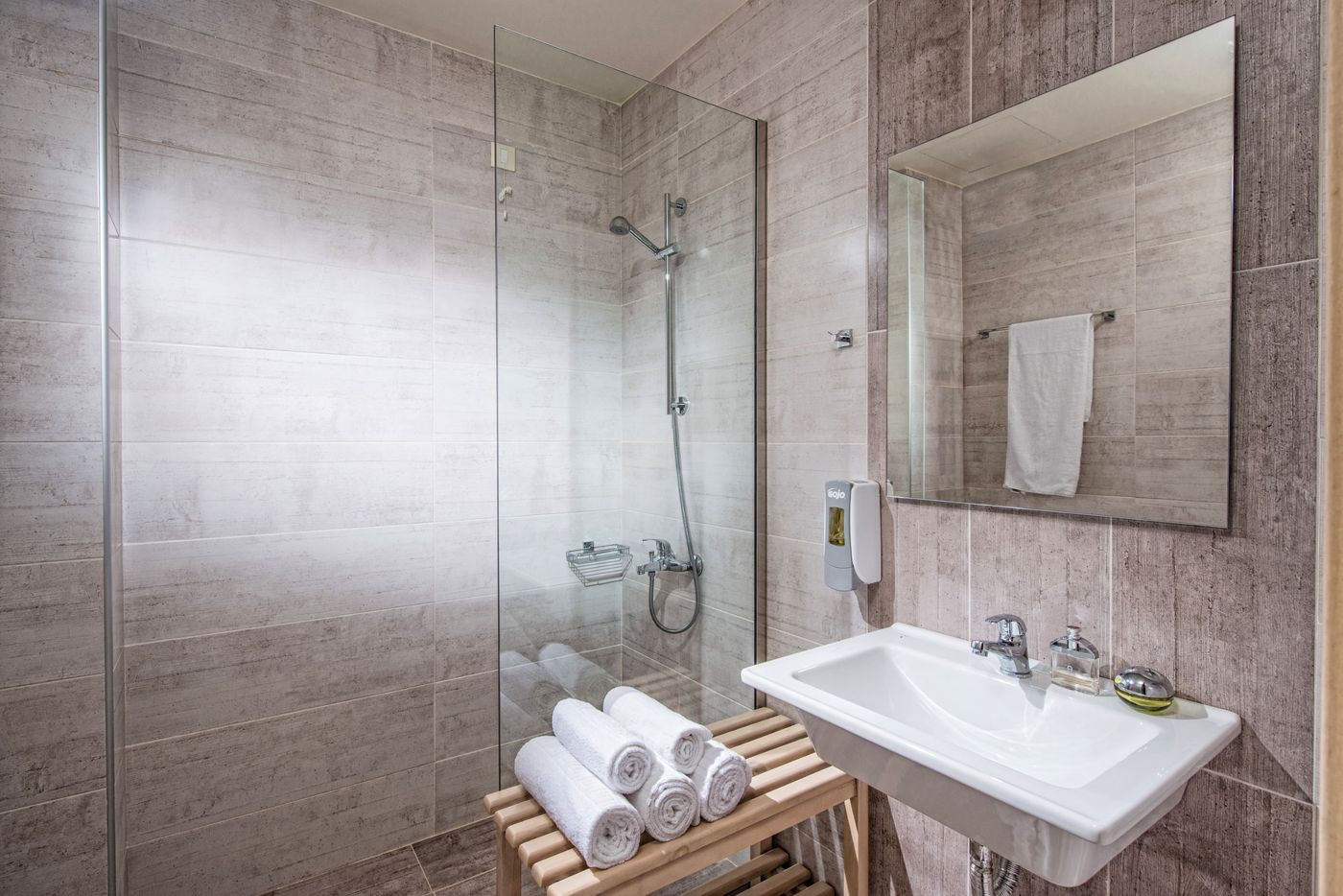 Malliotakis-Beach-Hotel-Room-11