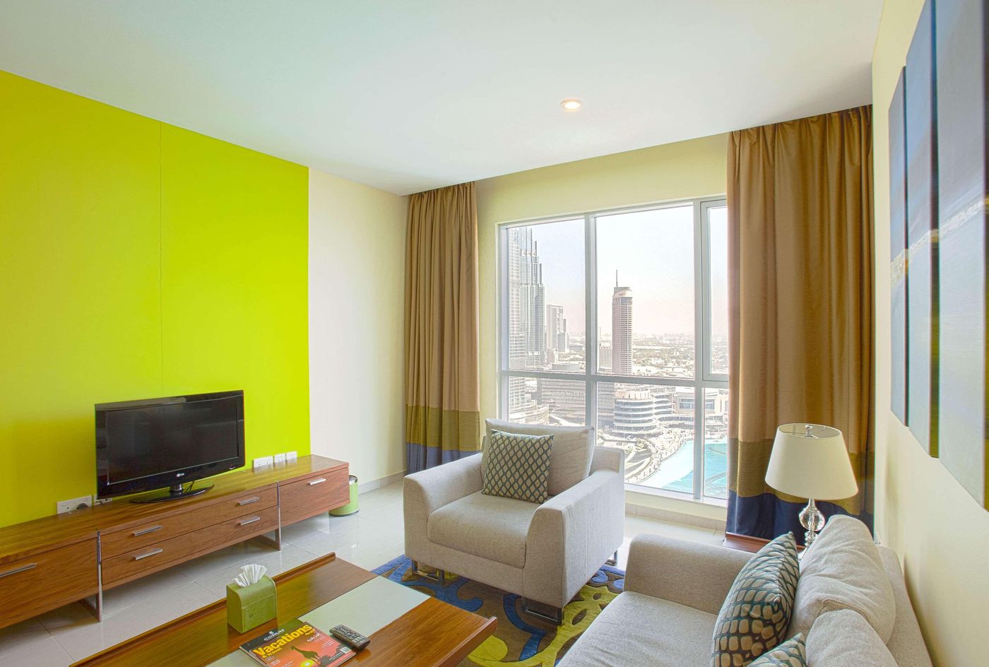 Ramada-by-Wyndham-Downtown-Dubai-Room-13