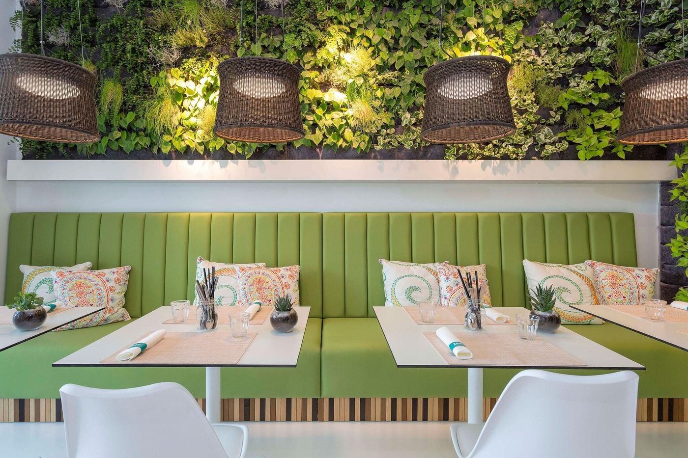 Pine-Cliffs-Ocean-Suites-Restaurant-43