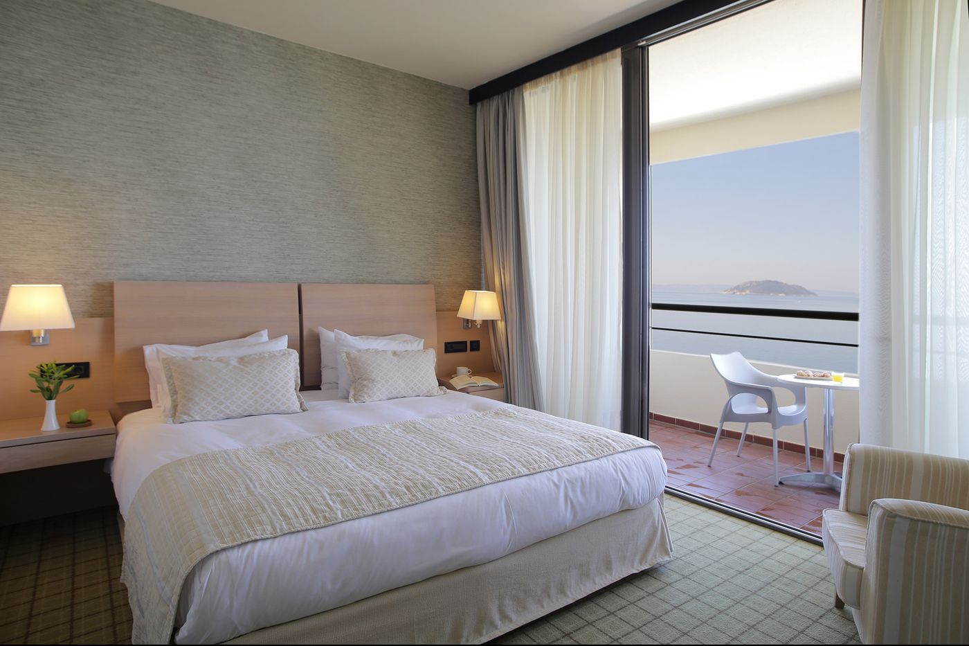 Sithonia---Porto-Carras-Grand-Resort-Room-15