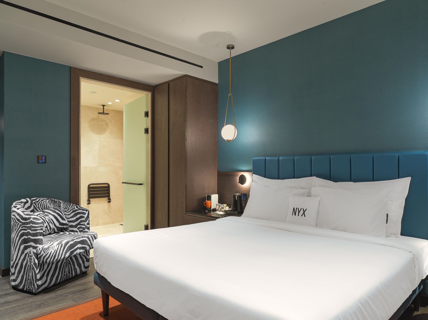 NYX-Esperia-Palace-Athens-by-Leonardo-Hotels-Room-47