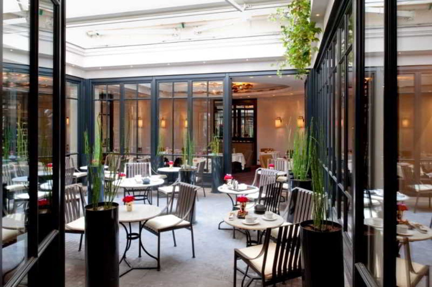 Le-Burgundy-Paris-Terrace-15