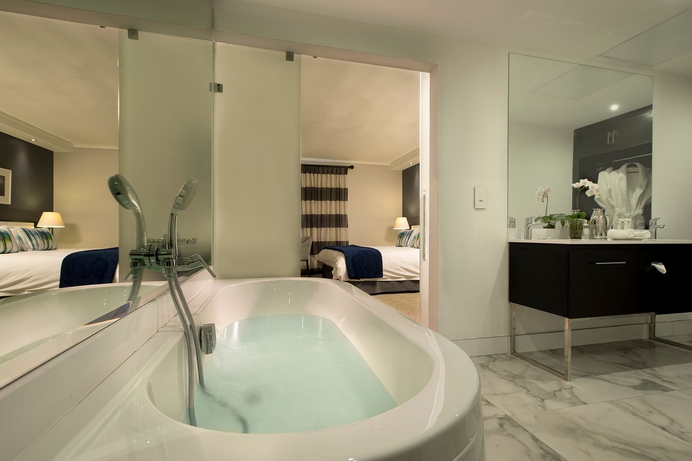 The-Commodore-Room-45