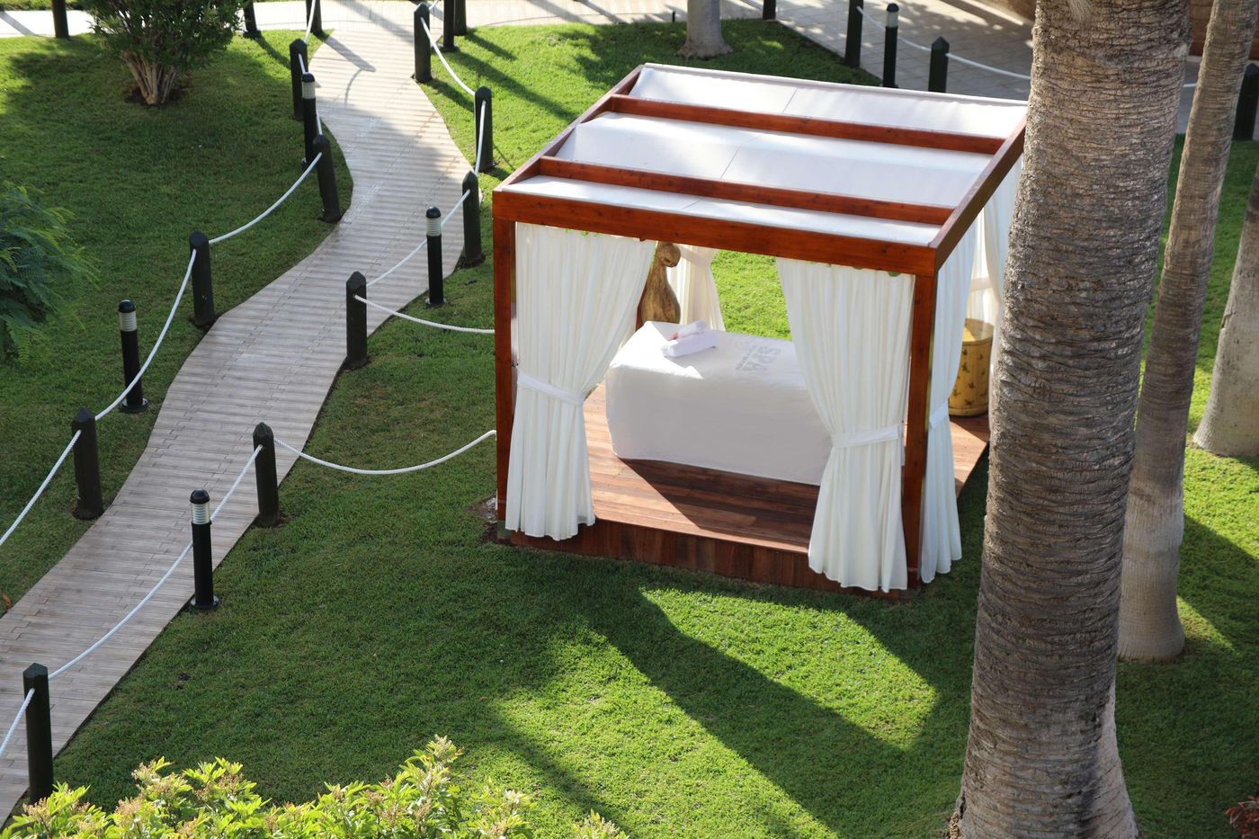 Iberostar-Waves-Bouganville-Playa-Sports-and-Entertainment-18