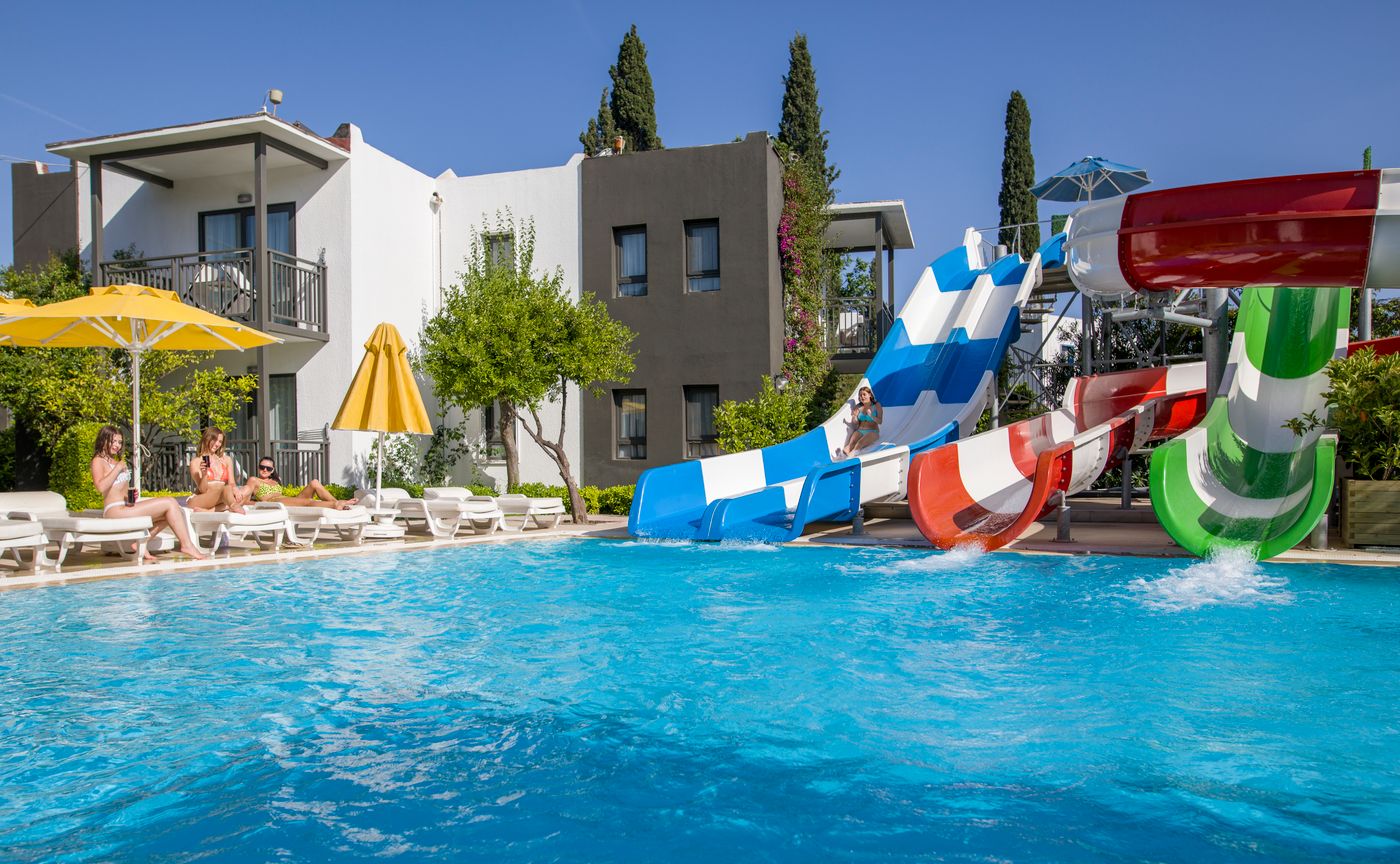 Bitez-Garden-Life-Pool-3