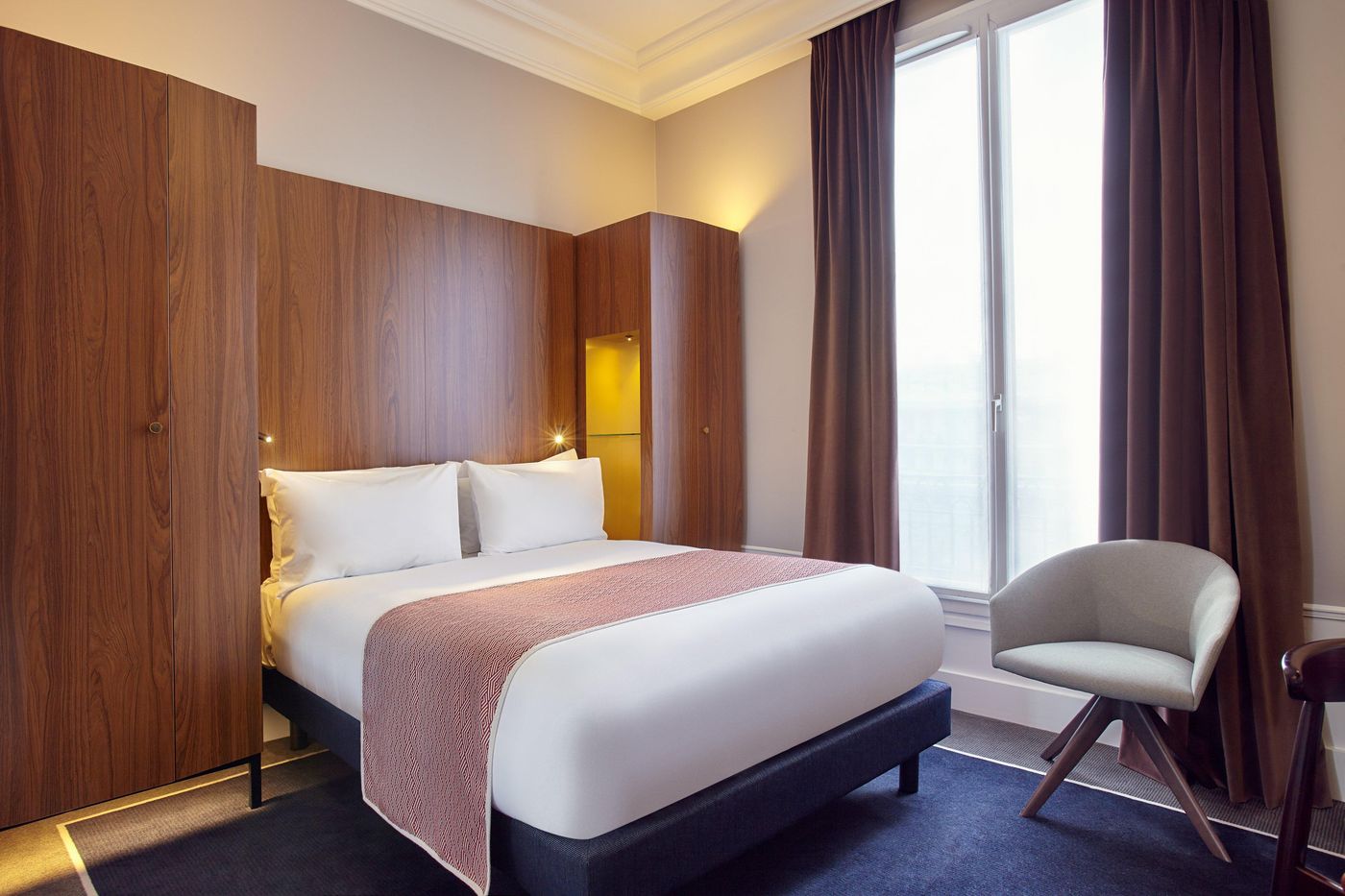 Holiday-Inn-Paris-Gare-de-Lyon-Bastille-Room-24